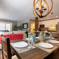 Modern Killington Farmhouse Condo: Close to it all! 412