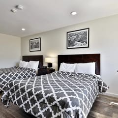 Renovated Killington Center Studio. Close to Resort. Bus. Discounted Ski Rentals. 523