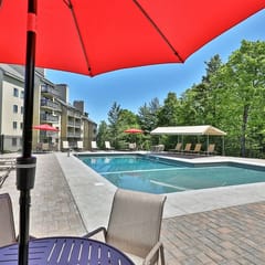 Mountain Views at Mt Green: 2 BR/2BA, Shuttle, Discounted Ski Rentals, Pool, Hot Tub and More!