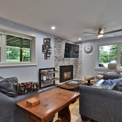 Fun In Fun Out Ski Home: Main Floor. Renovated 3BR/2BA. Hot Tub.