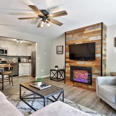 Modern 3BR/2BA Mountain Green Condo w/ Pool, Hot Tub, Gym, Bus. Ski Rental Deals! 1C5