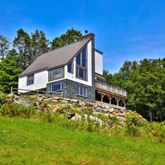The Matterhorn House: Killington Chalet w/ Hot Tub, Views, Game Room - Ideal Spring to Fall