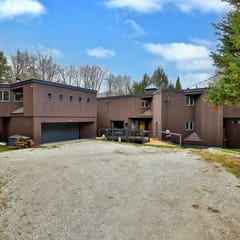 Renovated 4BR House w/ Hot Tub & Fire Pit: Near Killington Lifts & Dining