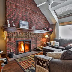 Sunrise Timberline 3BR ski in/ski out with fireplace, pool and hot tub