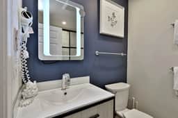 Killington Center Renovated Studio with Kitchenette on Bus Route and Discounted Ski Rentals. - Image 5