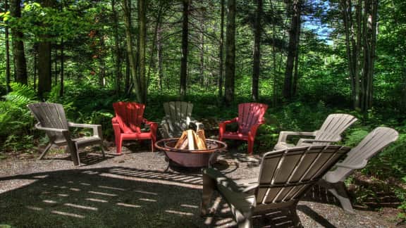 25 Rocky Ridge Rd - Killington Retreat: Group Ski House! Close to Mountain! Hot Tub. - Image 4