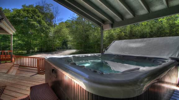 25 Rocky Ridge Rd - Killington Retreat: Group Ski House! Close to Mountain! Hot Tub. - Image 2
