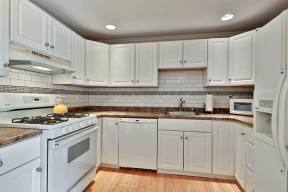 Trailside Village #1: Slopeside 1BR w/ Hot Tub and Sauna. Ski In/Out with Discounted Ski Rentals - Image 5