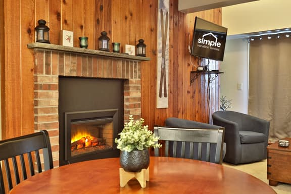 Alpine Oasis Studio at Mountain Green Resort Killington: Shuttle, Pool, Hot Tub, Gym, Deals! - Image 1